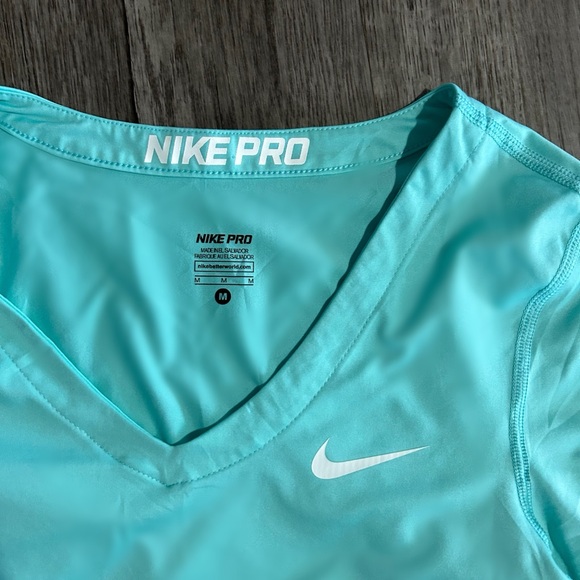 Nike Pro tShirt - Picture 2 of 2